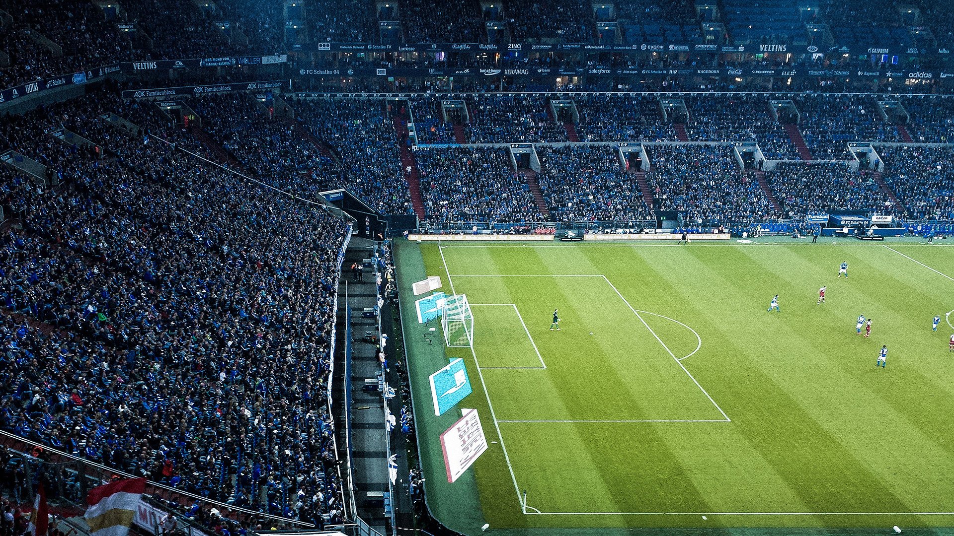 简：迅猛的跑动和精准的射门能力，使他成为全黑队的攻击利器